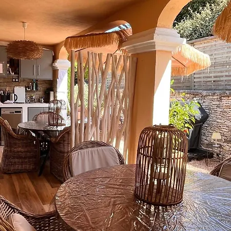 Alojamento de Acomodação e Pequeno-almoço Chez Virginie Porto-Vecchio (Corsica)