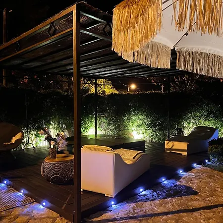 Alojamento de Acomodação e Pequeno-almoço Chez Virginie 4*