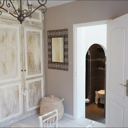 Alojamento de Acomodação e Pequeno-almoço Chez Virginie