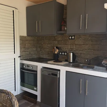 Alojamento de Acomodação e Pequeno-almoço Chez Virginie 4*