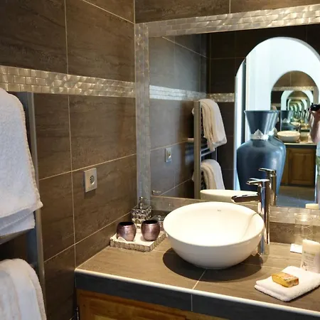 Chez Virginie Alojamento de Acomodação e Pequeno-almoço 4*