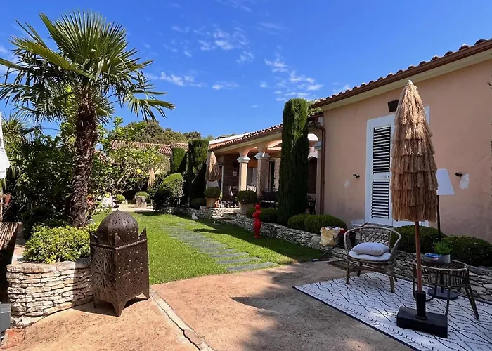 Chez Virginie Bed & Breakfast 4*