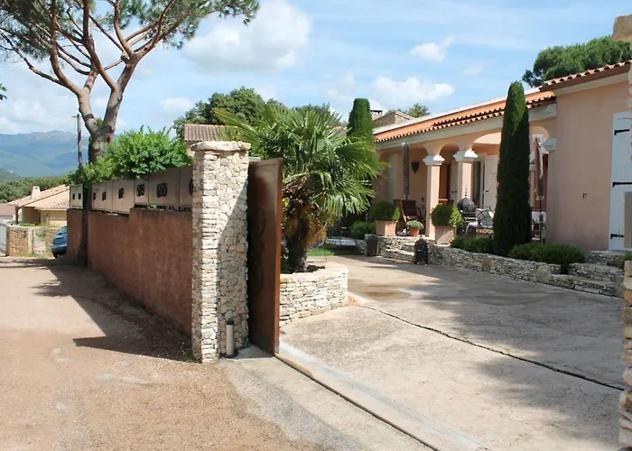 Bed & Breakfast Chez Virginie 4*